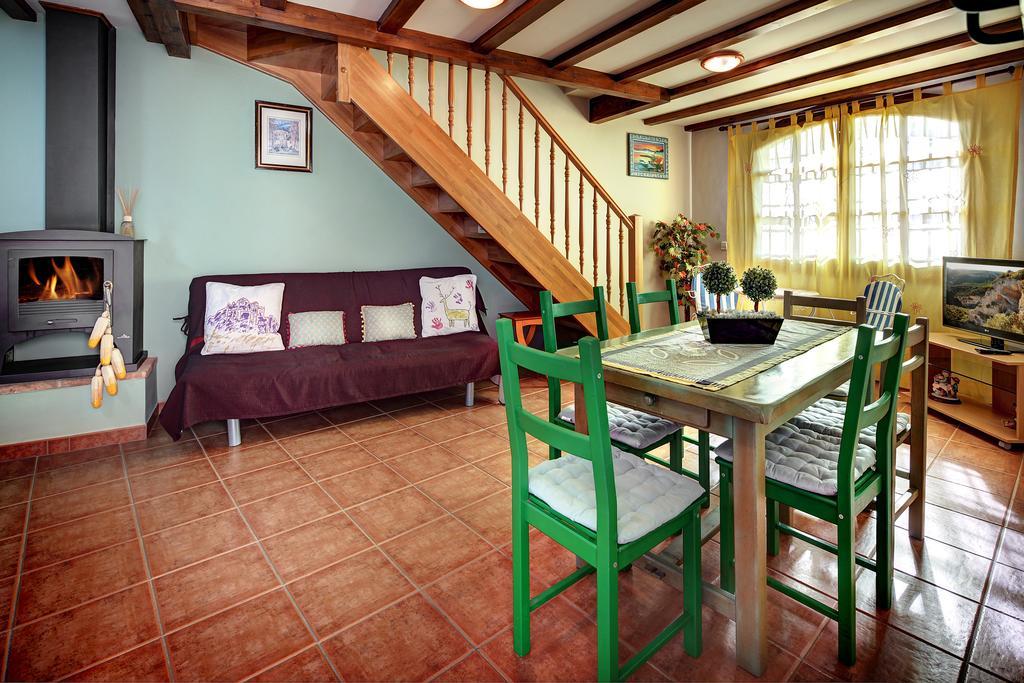 Apartamentos Bellavista Alquézar Camera foto